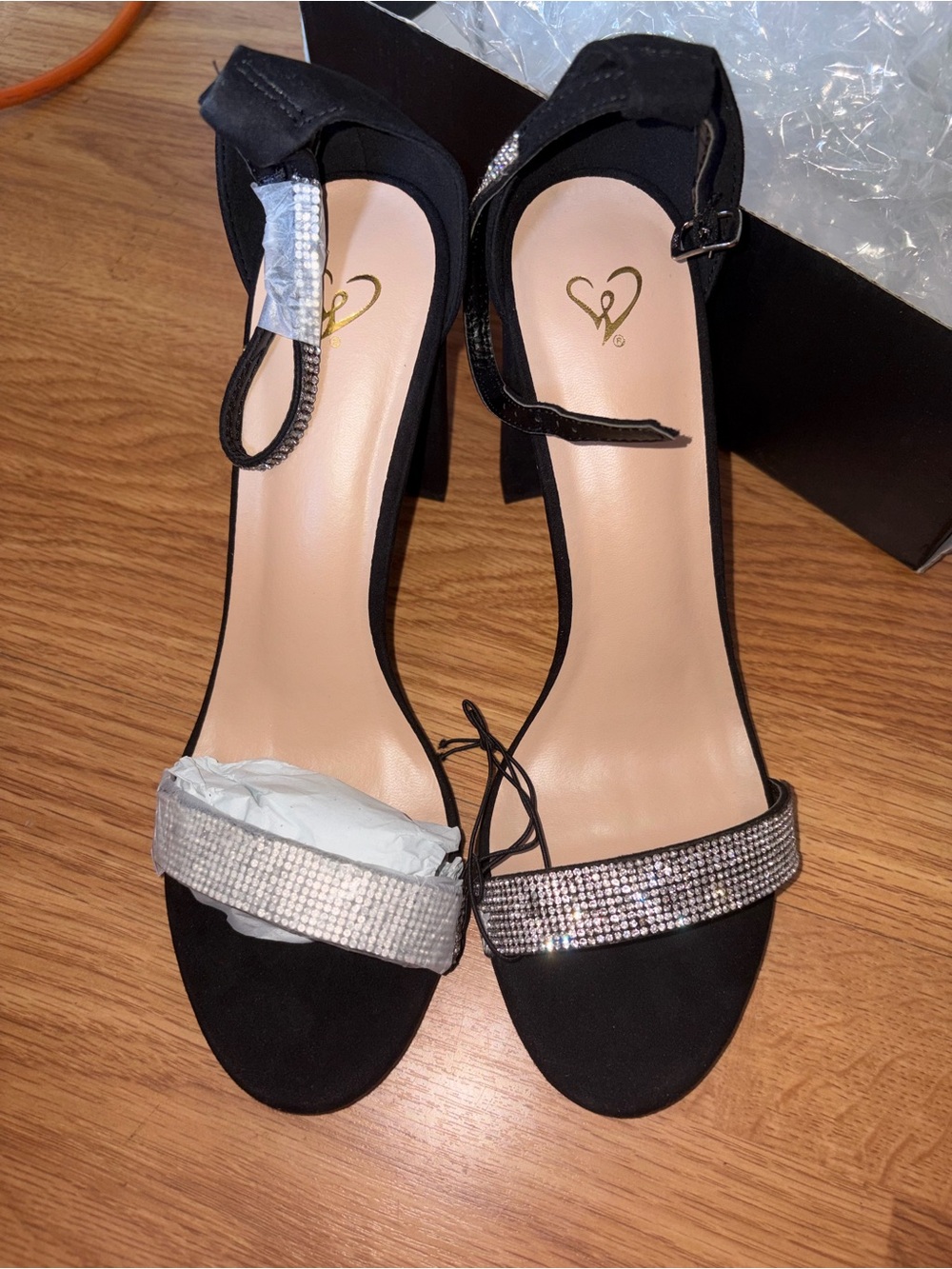 NIB-Windsor MORRIS-99 bling heel